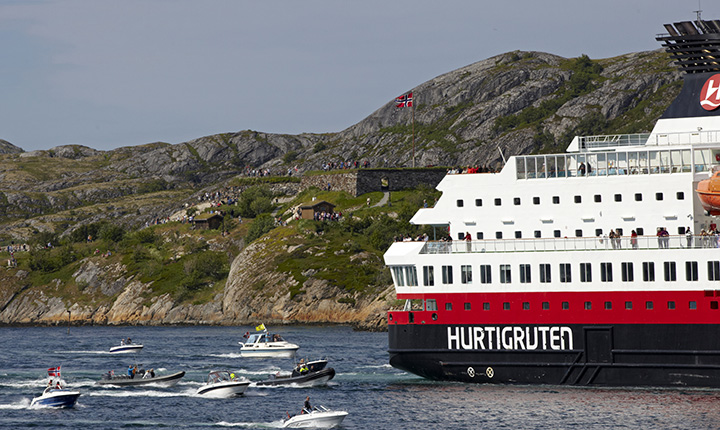 Bilde av Hurtigruten og småbåter